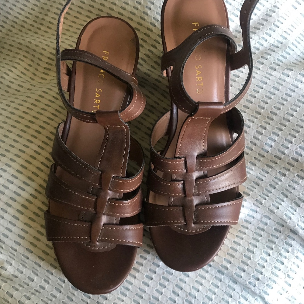 Never worn comfortable tan heels!